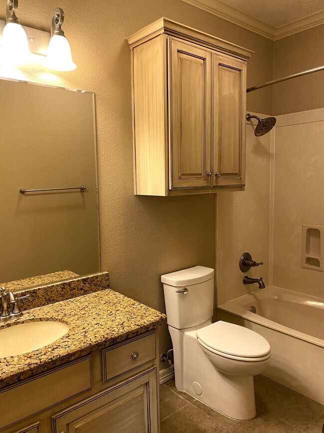 Building Photo - 8422 Alison Ave