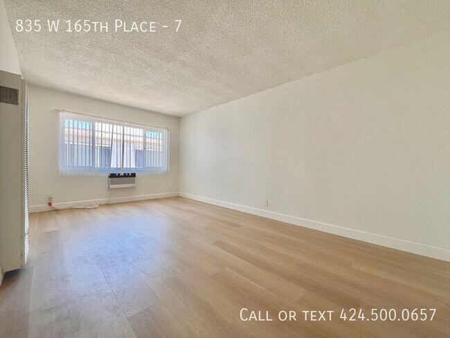 Building Photo - 835 W 165th Pl