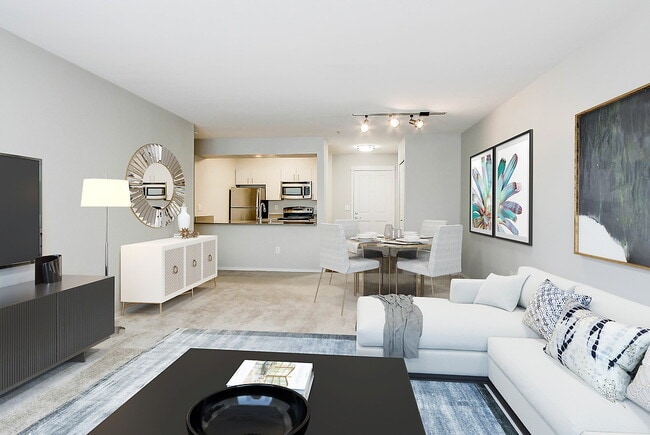 Building Photo - Courtyard Off Main