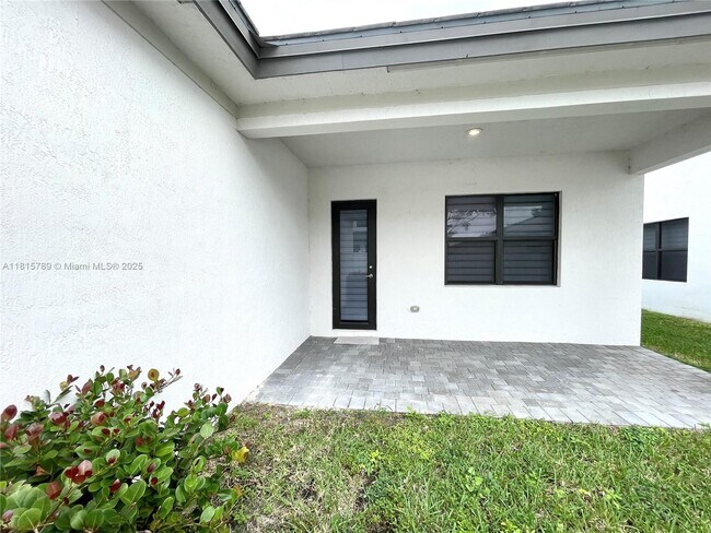 Building Photo - 4506 SW 174th Ave
