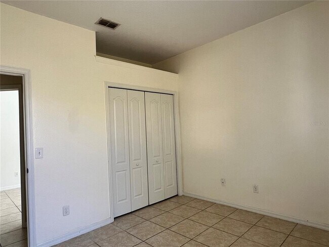 Building Photo - 209 Round Man St