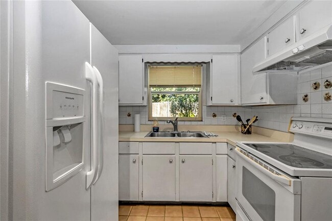 Building Photo - 11636 Osceola Rd