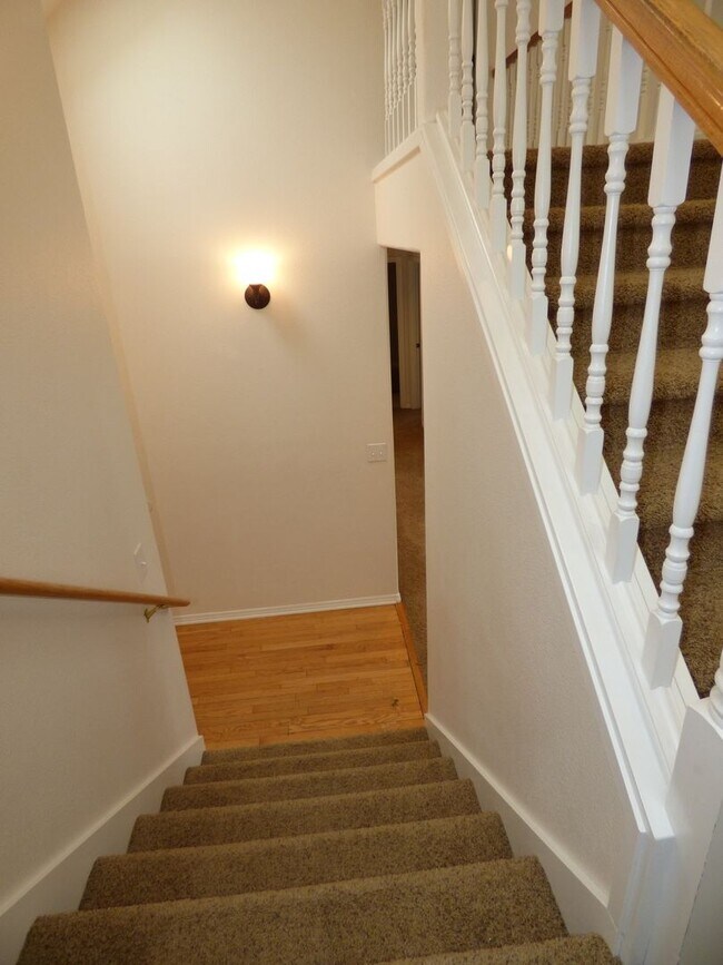 Building Photo - 3 Bed 2 bath home in North Salem!