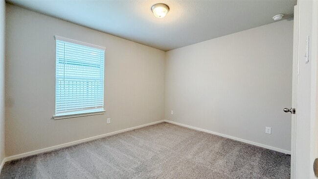 Building Photo - 27315 Blue Pool Dr