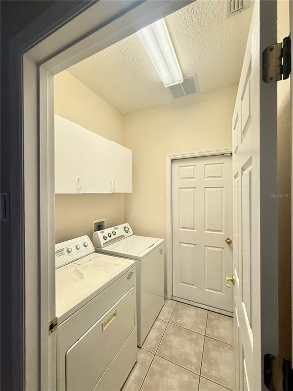 Building Photo - 1047 Lascala Dr