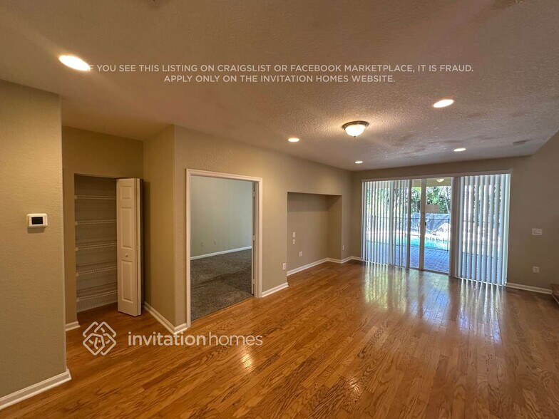 Building Photo - 6566 Stonehurst Cir