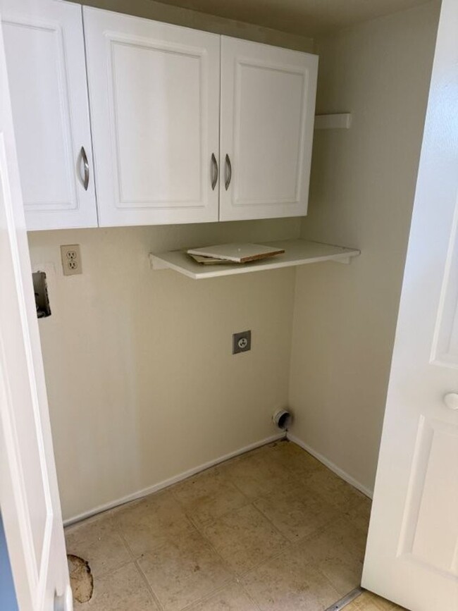 Building Photo - Modern 3 Bedroom Condo w/ Garage Vacaville...