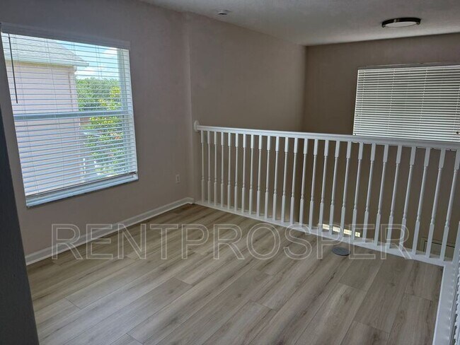 Building Photo - 16617 Cedar Crest Dr