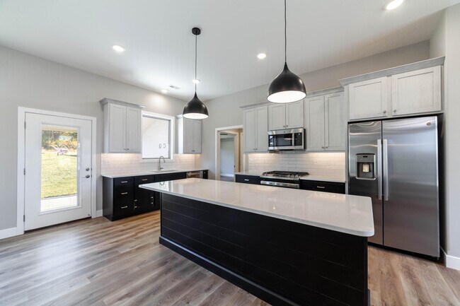 Building Photo - 1211 Shallow Ridge Cir