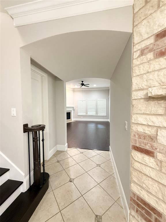 Building Photo - 5711 Stern Springs Ln