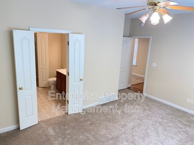 Building Photo - 10178 Sterling Ridge Dr