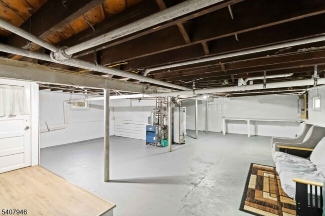 Building Photo - 10 Zazzetti St