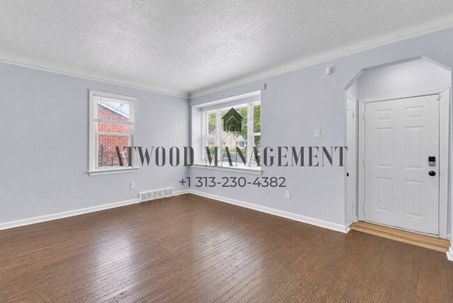 Building Photo - This beautifully updated 3-bedroom, 1-bath single-family home is ready for move-in!