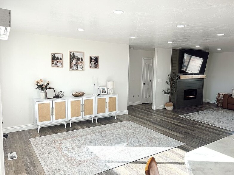 Building Photo - 627 W 2000 N