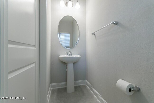 Building Photo - 13973 Sterely Ct N