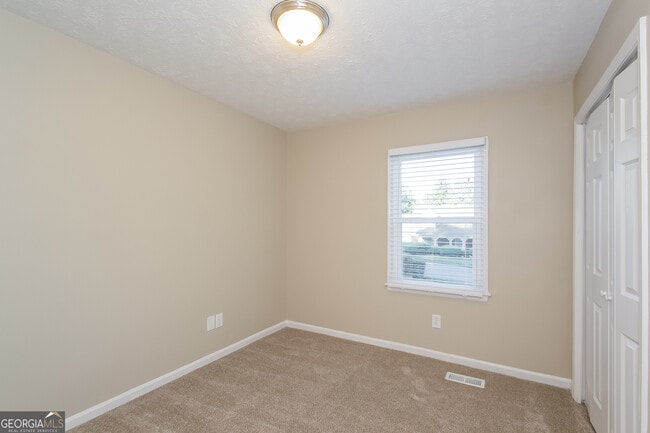 Building Photo - 133 Burre Ln SW