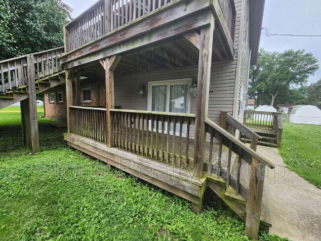 Building Photo - 2724 Maple Ave