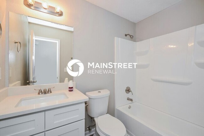 Building Photo - 4 Bedroom Pet-Friendly Home in Lithonia, GA with Main Street Renewal