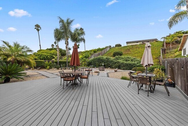 Building Photo - 4866 Park Dr