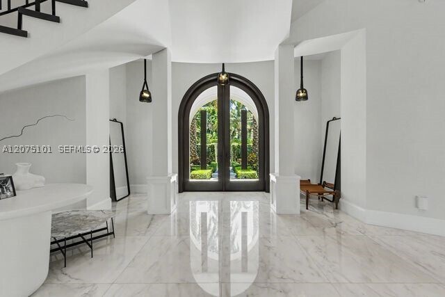 Building Photo - 2627 Castilla