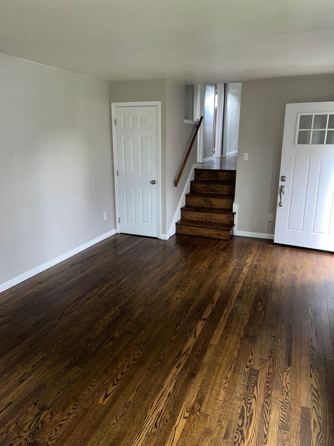 Building Photo - 3 Bed / 1 Bath Single-Family Home – Richland School District