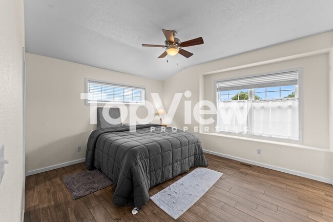 Building Photo - 10110 Clear Creek Rd