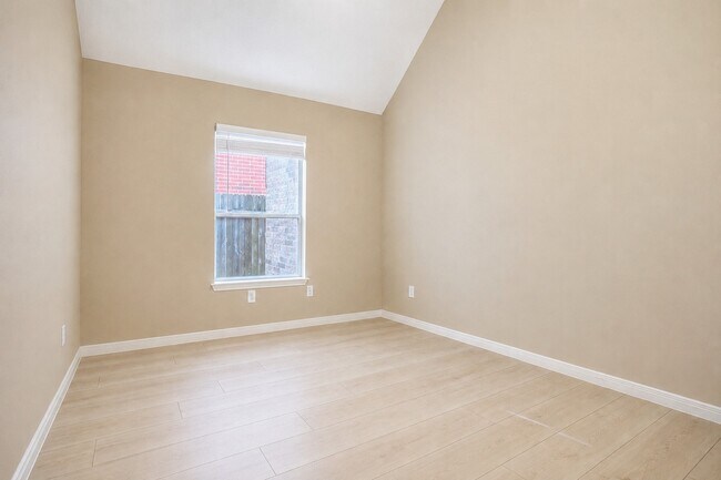 Building Photo - 22422 Cascade Springs Dr
