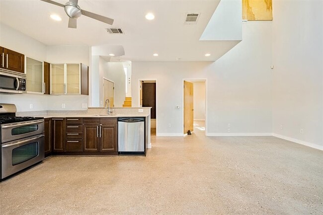 Building Photo - 5513 Agatha Cir