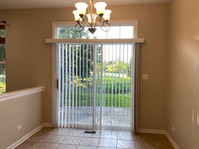 Building Photo - 372 Pine Lake Cir