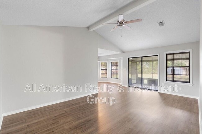 Building Photo - 333 Hudson Dr