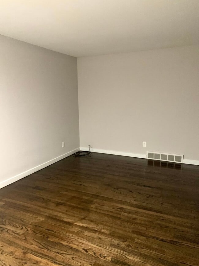 Building Photo - Arnold 1 bedroom pet friendly with shared ...