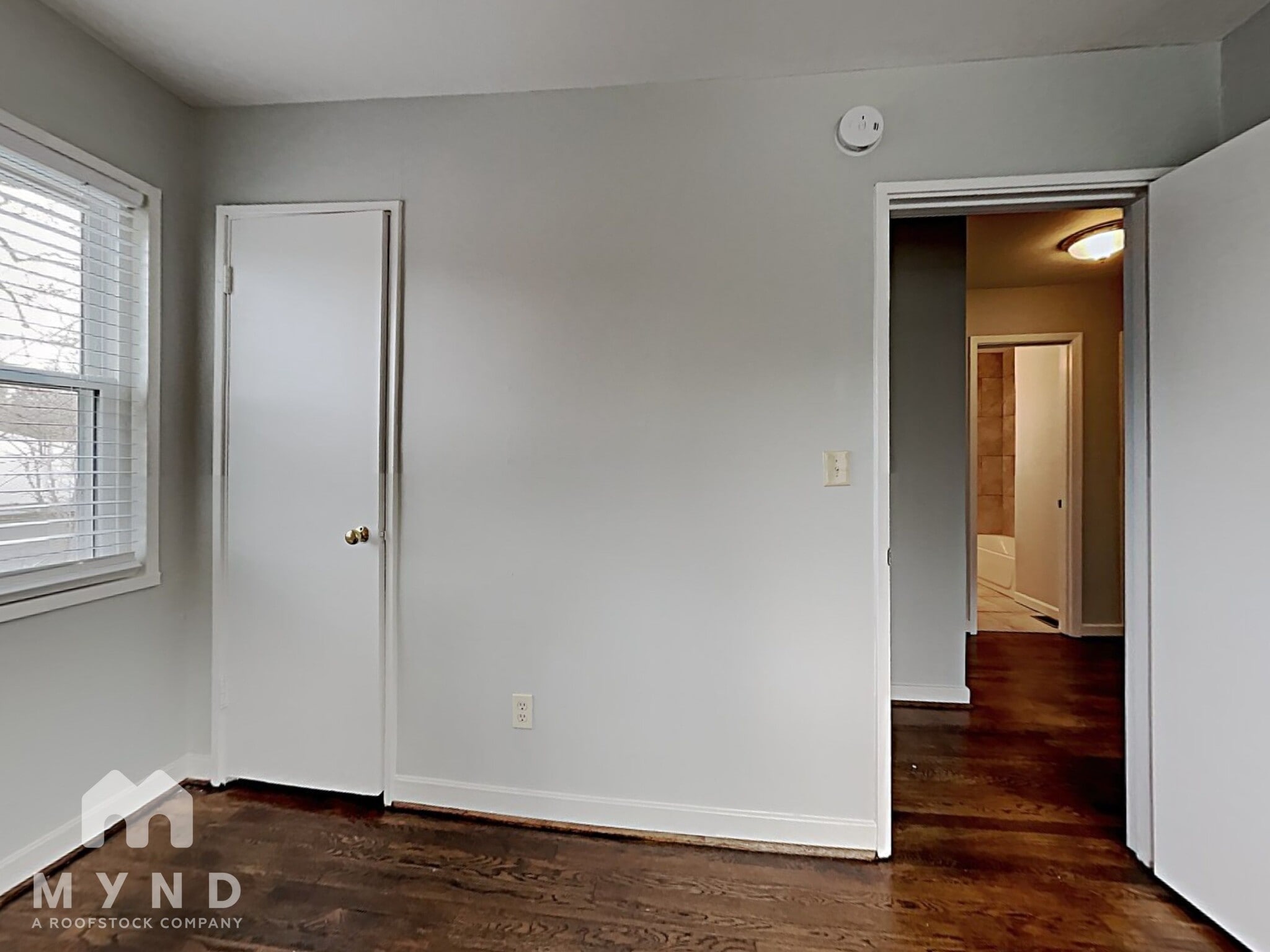 Building Photo - 8757 Sunset Dr