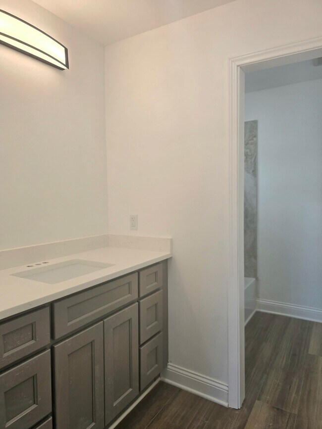 Building Photo - 20315 Lakeland Falls Dr