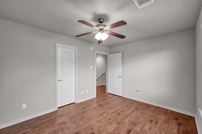 Building Photo - 130 April Cove