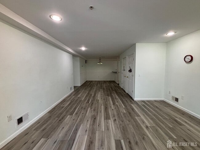 Building Photo - 116 Chariot Ct