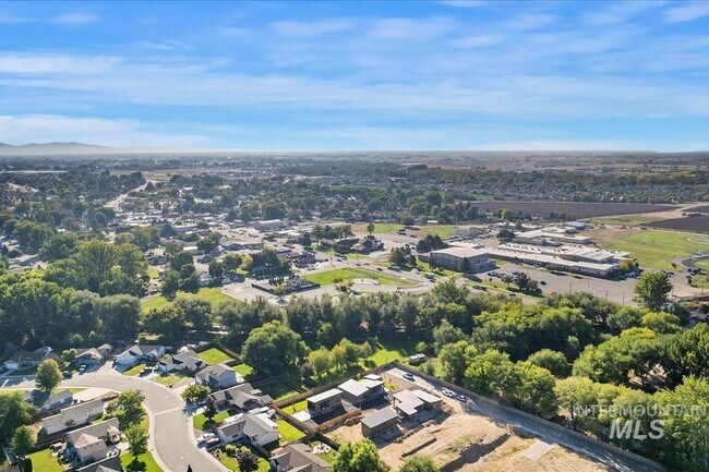 Building Photo - 362 London St