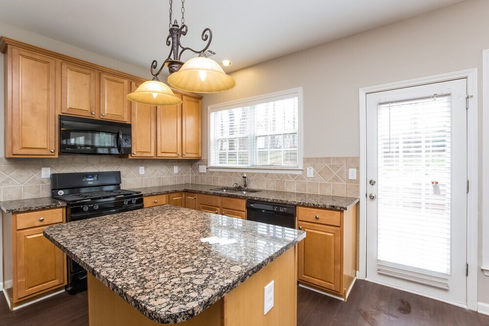 Building Photo - 3670 Azurite St