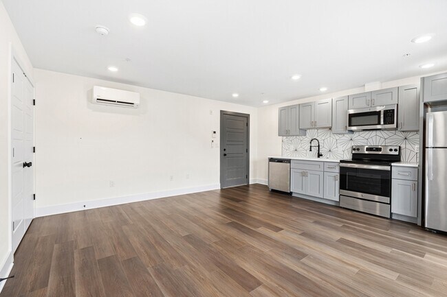Building Photo - 7620 Ridge Ave