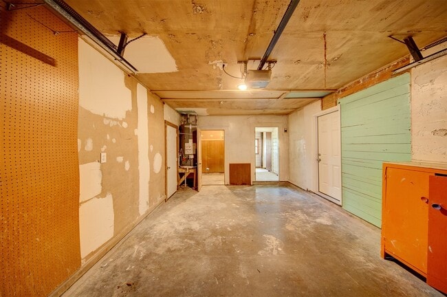 Building Photo - 1418 13th Ave N