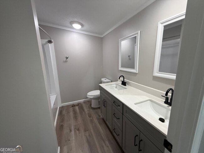 Building Photo - 1160 Happy Hollow Rd