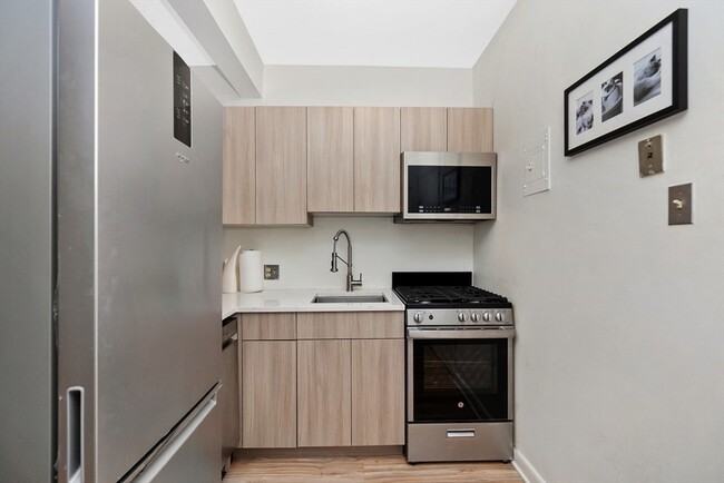 Building Photo - 47 Tileston St