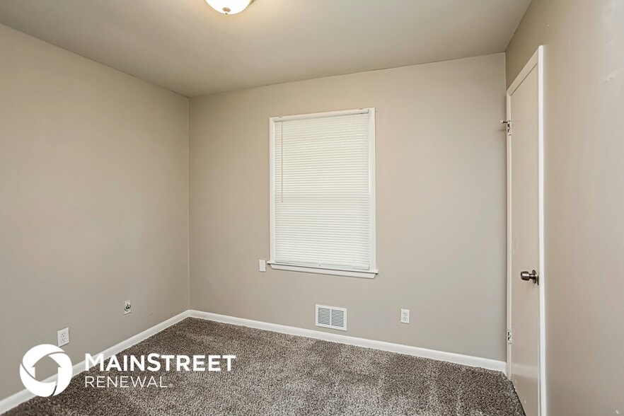 Building Photo - 7308 Maywood Ave