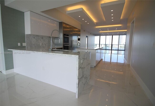 Building Photo - 5000 Island Estates Dr