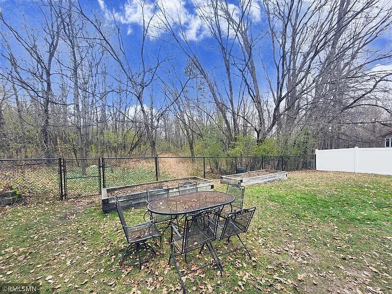 Building Photo - 987 County Road C2 W