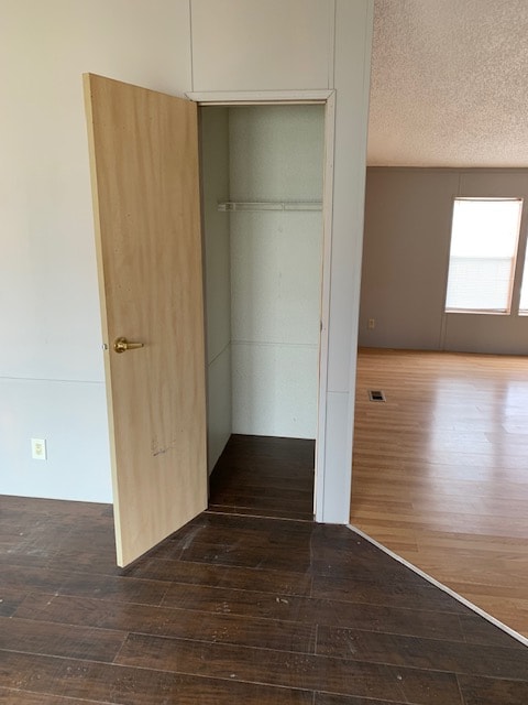 Building Photo - 207 S Ash St