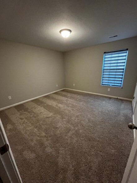 Building Photo - 202 Clover Meadow Ln