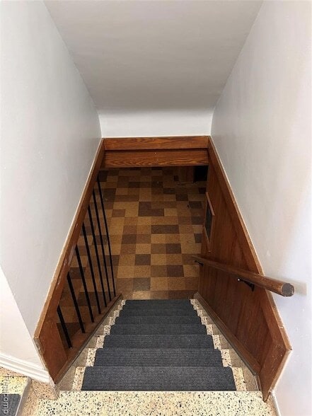 Building Photo - 15161 Sprenger Ave