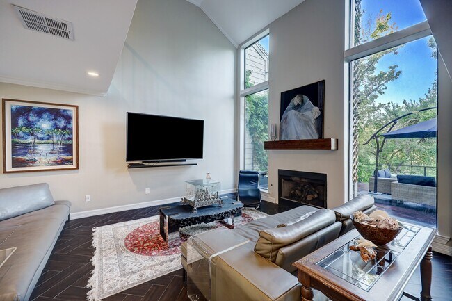 Building Photo - 4732 Post Oak Timber Dr