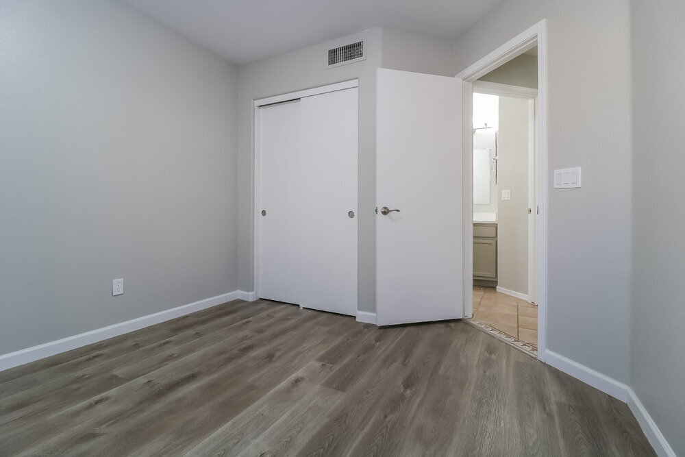 Building Photo - 12834 W Windsor Ave