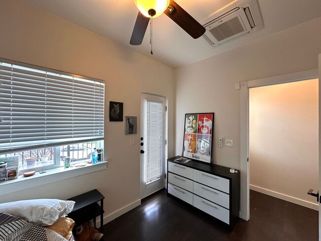 Building Photo - Two Story 3 Bedrooms and 2.5 Bathroom Home for Rent in Core Central Austin, North of Hyde Park